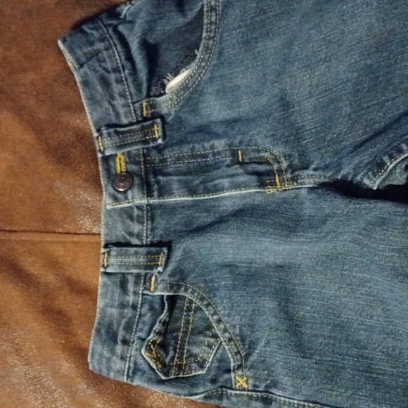 WRANGLER, BOYS SHORTS, SIZE 7. - Picture 2 of 4